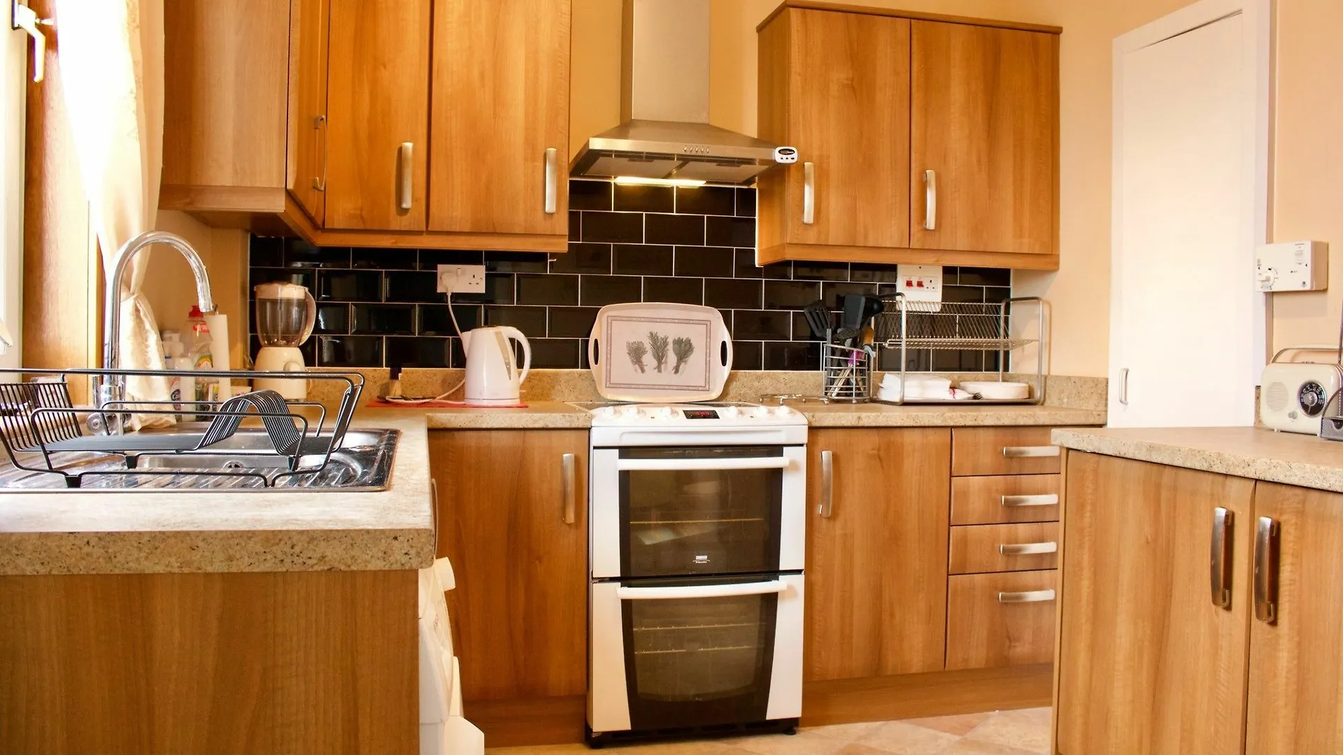 2 Bedroom Edinburgh Apartment